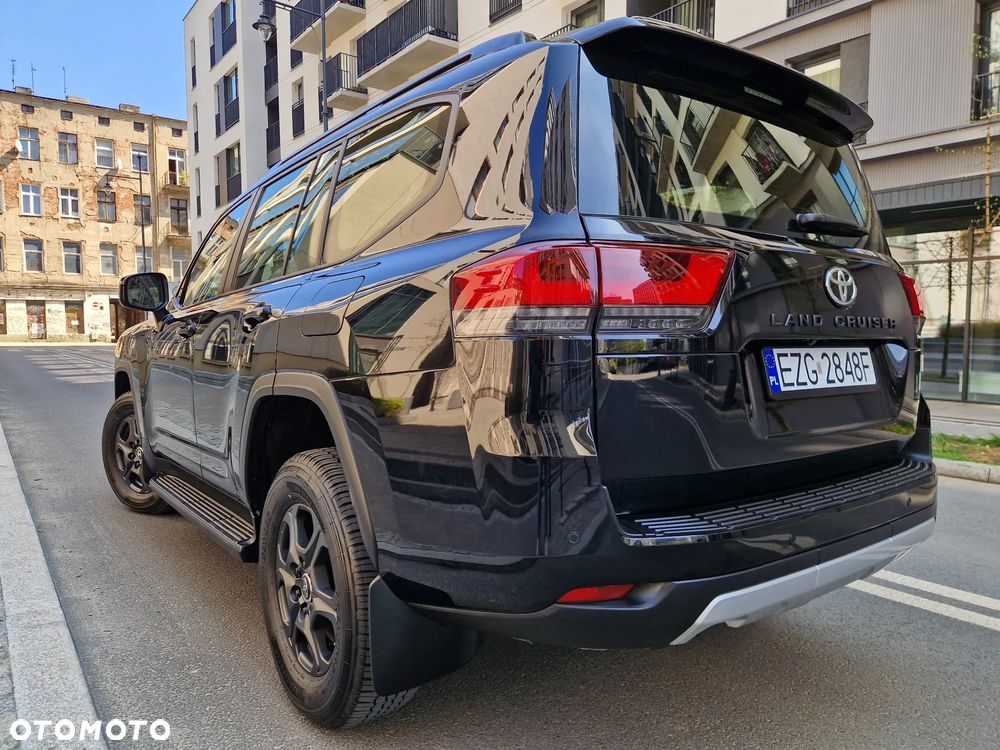 Toyota Land Cruiser - 10