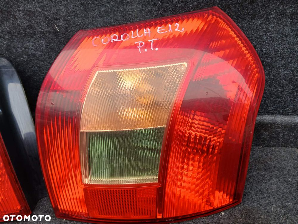Toyota Corolla E12  HB Lampa tylna lewa, prawa. - 2