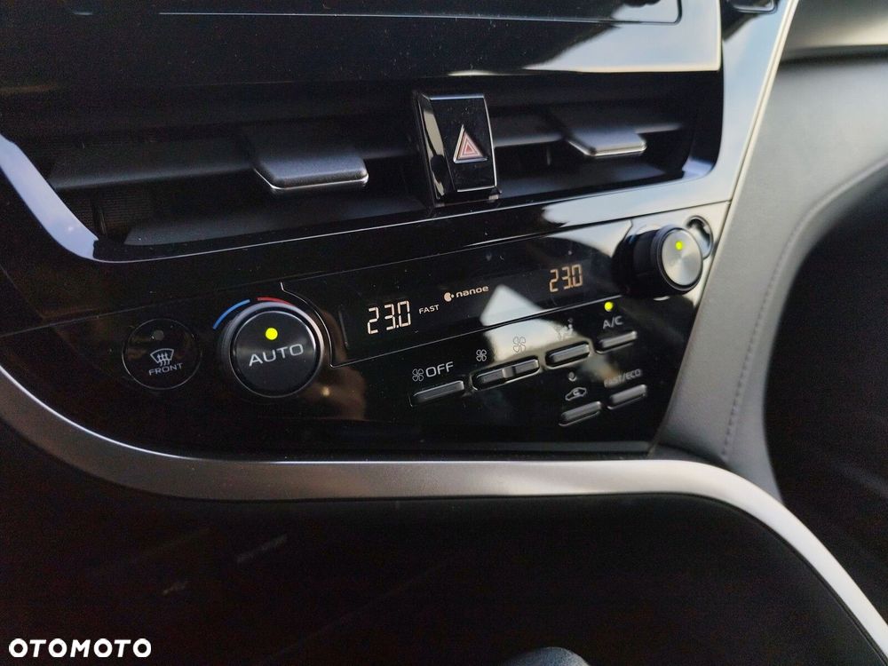Toyota Camry 2.5 Hybrid Comfort CVT - 22