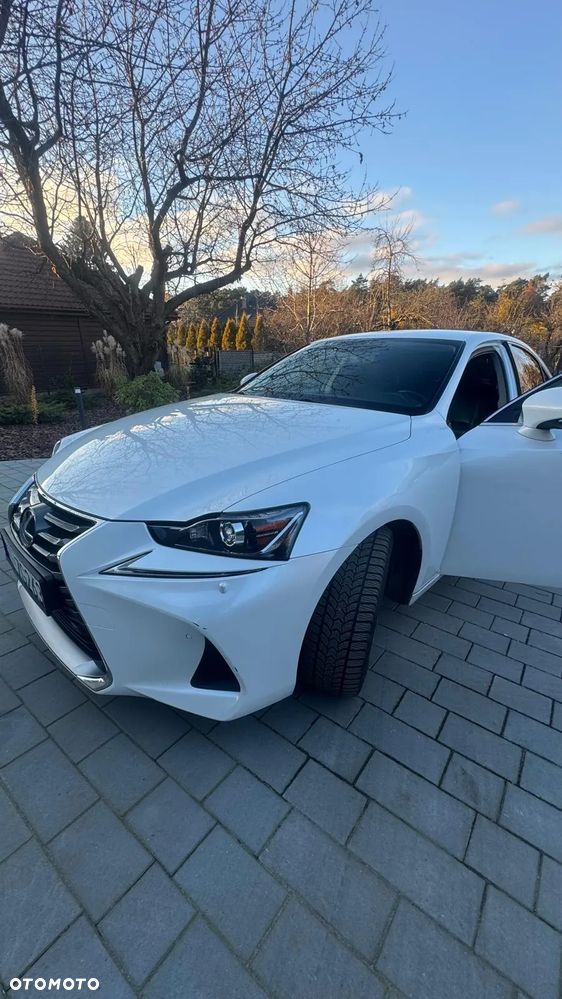 Lexus IS 200t / 300 Elegance - 2