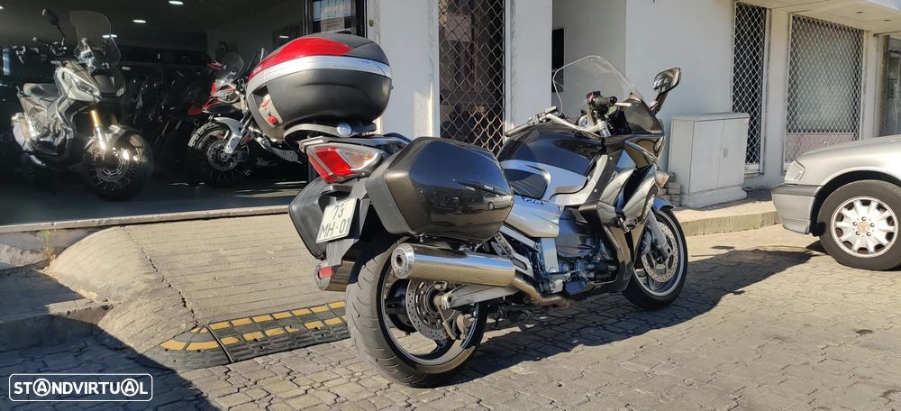 Yamaha FJR 1300 A - 10