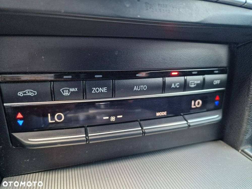 Mercedes-Benz Klasa E 200 7G-TRONIC Avantgarde - 32
