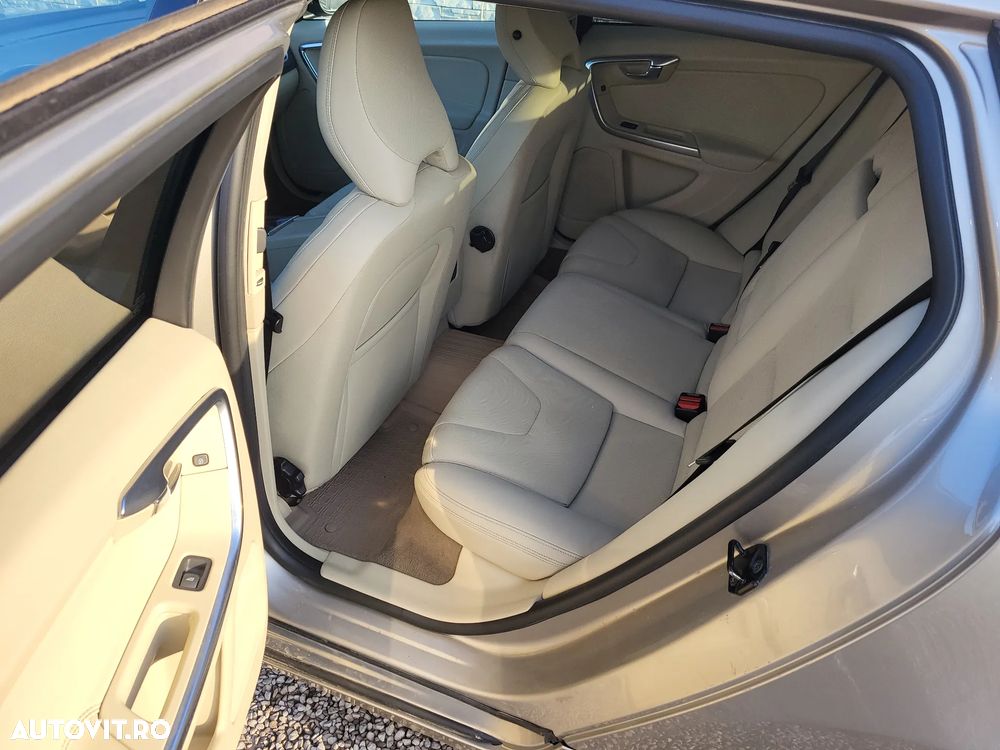 Volvo V60 D3 Start-Stop Basic - 19