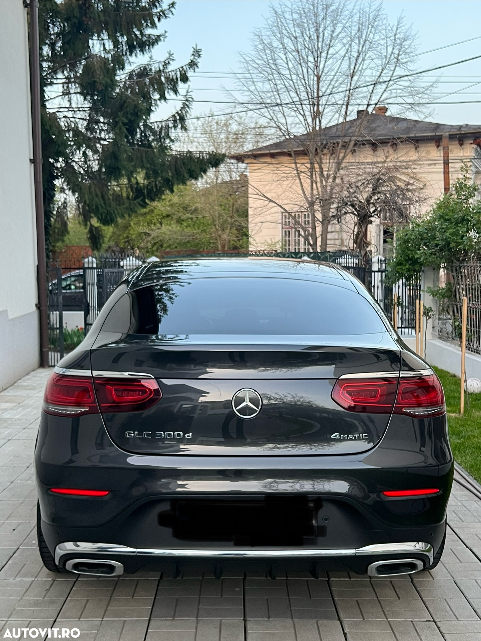 Mercedes-Benz GLC Coupe 300 d 4Matic 9G-TRONIC AMG Line - 2