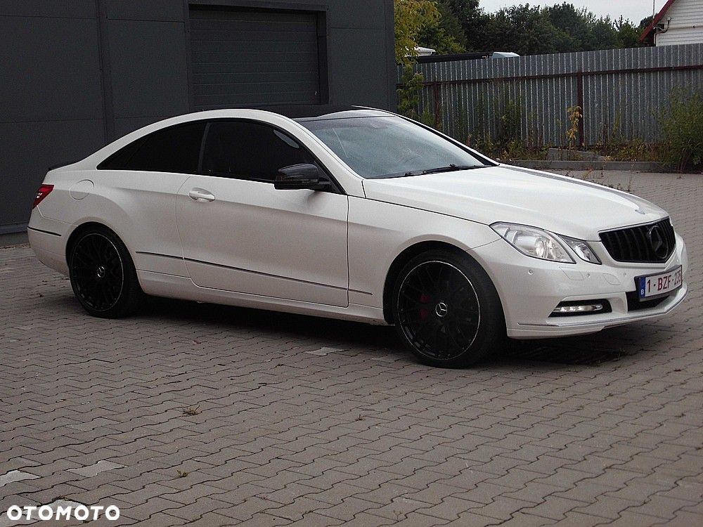 Mercedes-Benz Klasa E 200 CGI BlueEFFICIENCY Automatik Avantgarde - 26