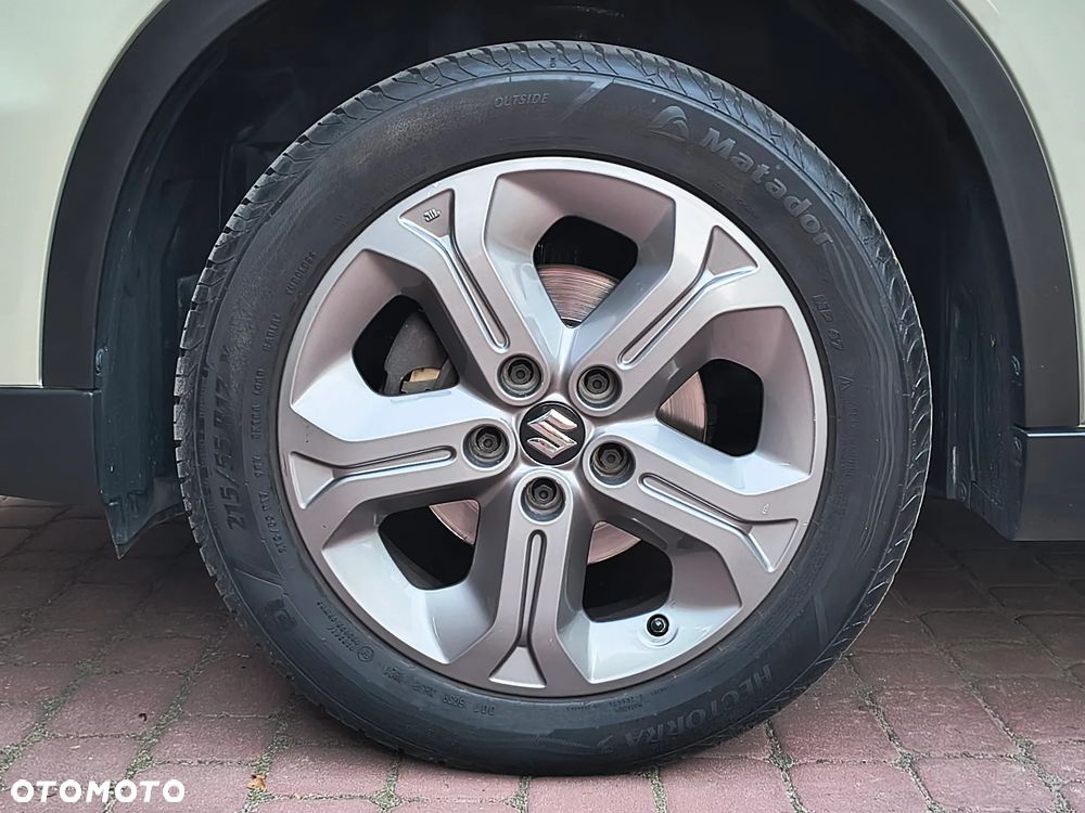Suzuki Vitara 1.6 Premium 2WD - 24