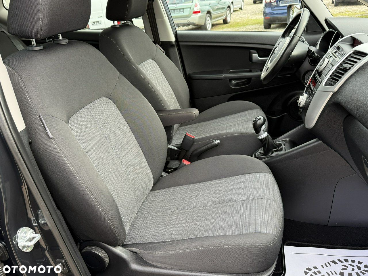 Kia Venga - 32