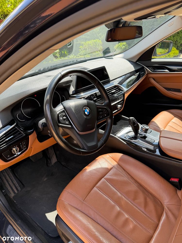 BMW Seria 5 520i Luxury Line - 10