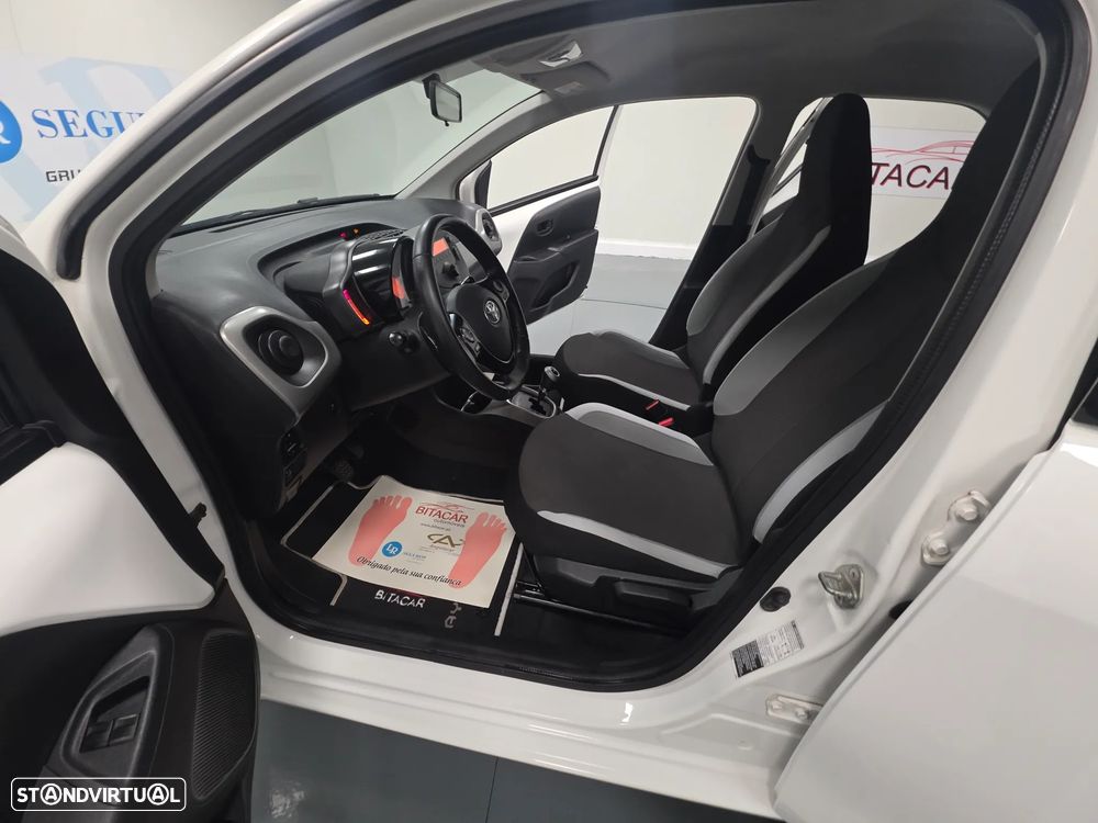 Toyota Aygo 1.0 X-Play Plus MM - 31