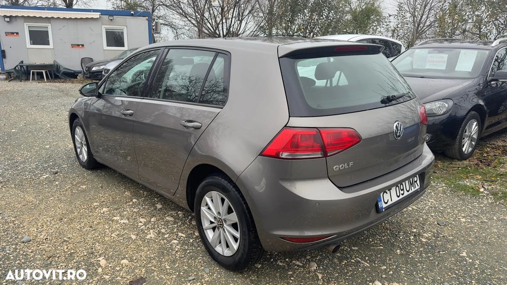 Volkswagen Golf - 12