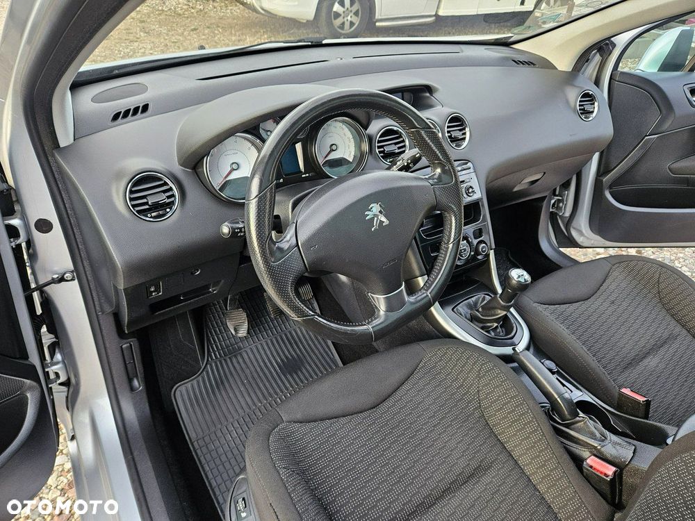Peugeot 308 - 8