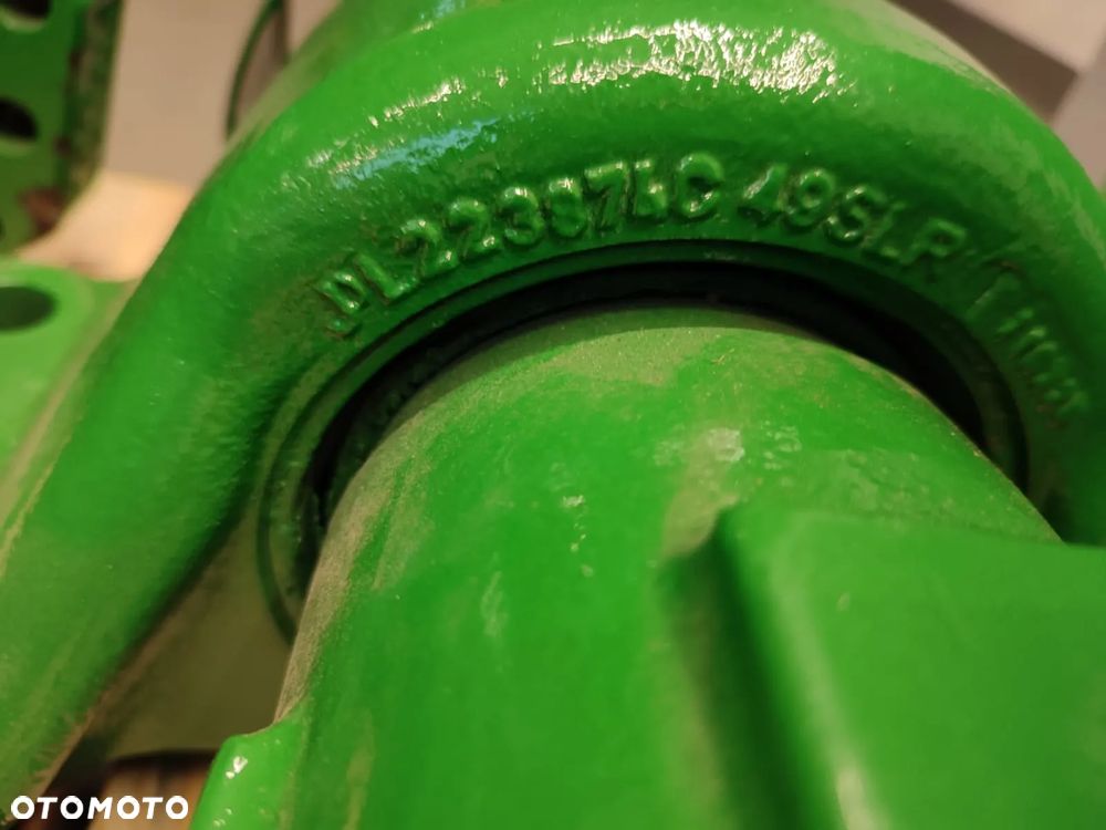 Wał napędowy Przystawka Obudowa L219557 John Deere 6155 - 9