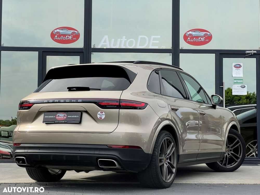 Porsche Cayenne - 4