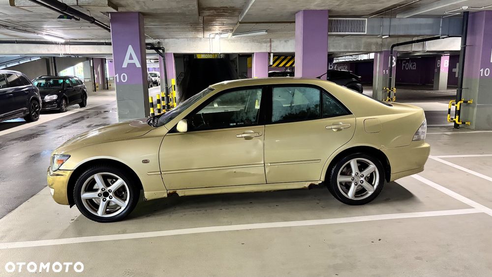Lexus IS - 2