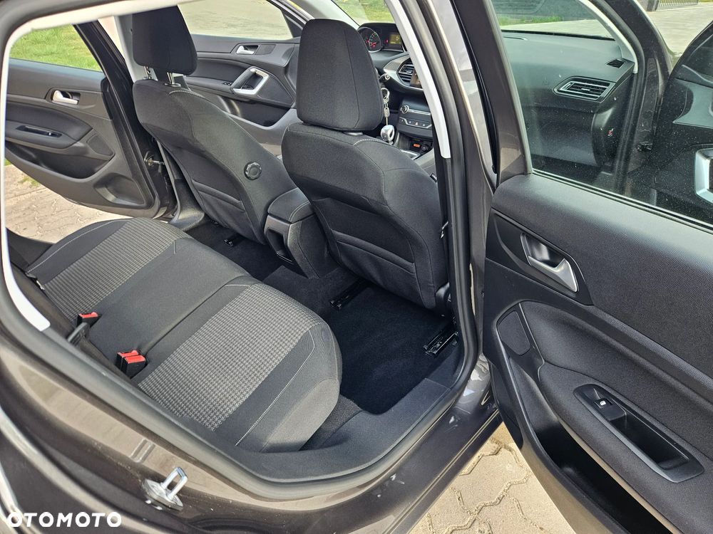 Peugeot 308 - 25