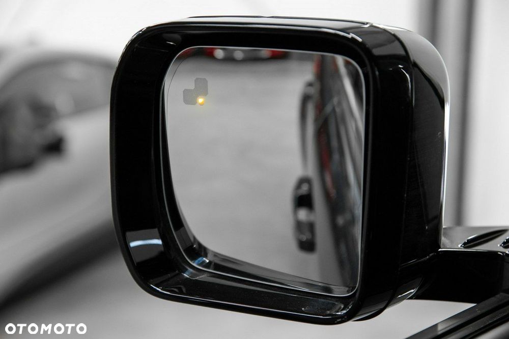 Land Rover Defender - 14