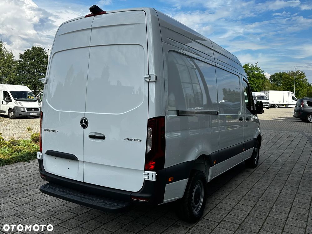 Mercedes-Benz Sprinter - 7