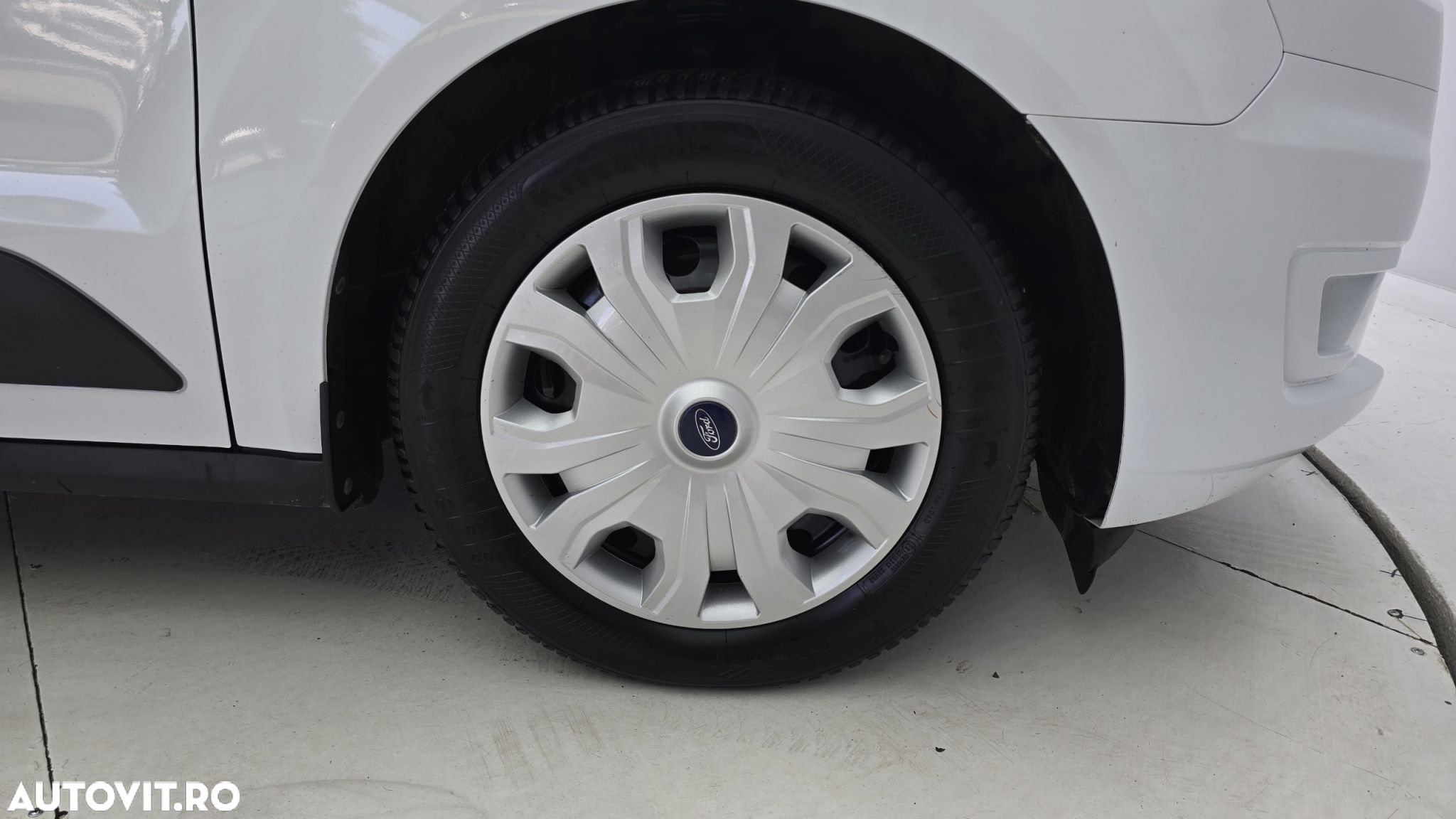 Ford Transit Connect - 23