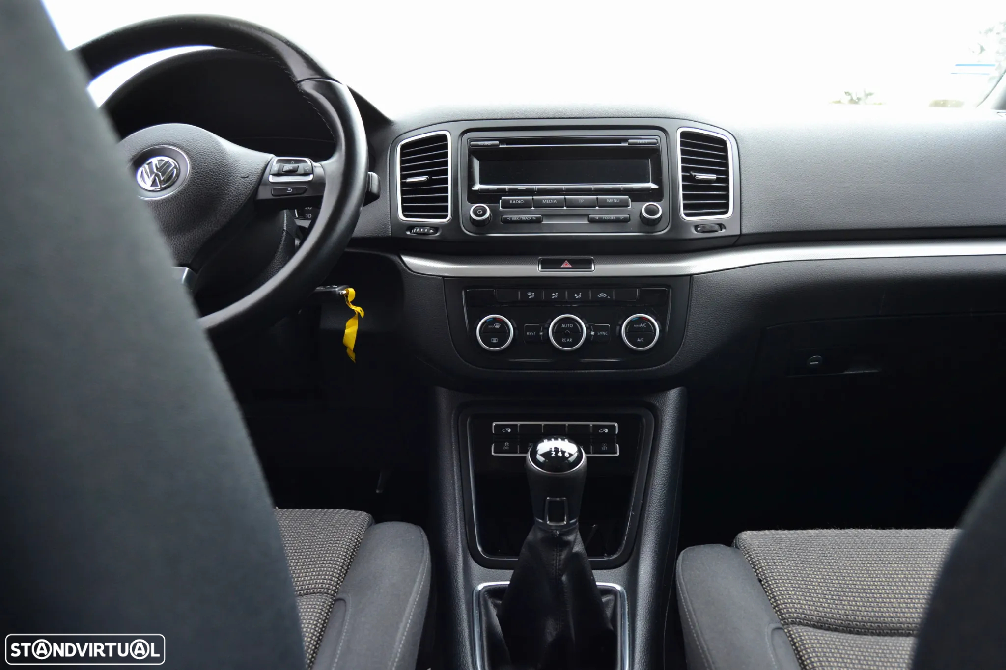 VW Sharan 2.0 TDI Confortline - 16
