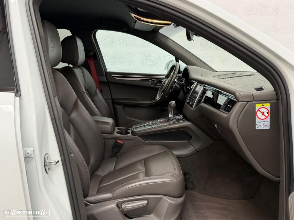 Porsche Macan S - 28