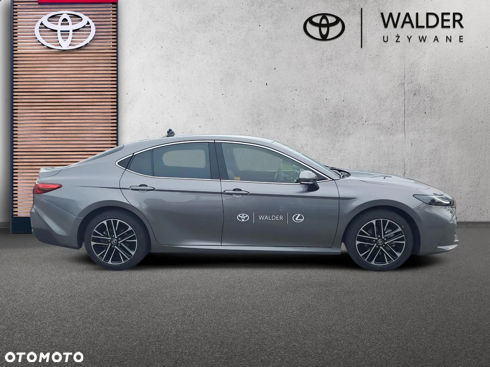 Toyota Camry 2.5 Hybrid Executive CVT - 2