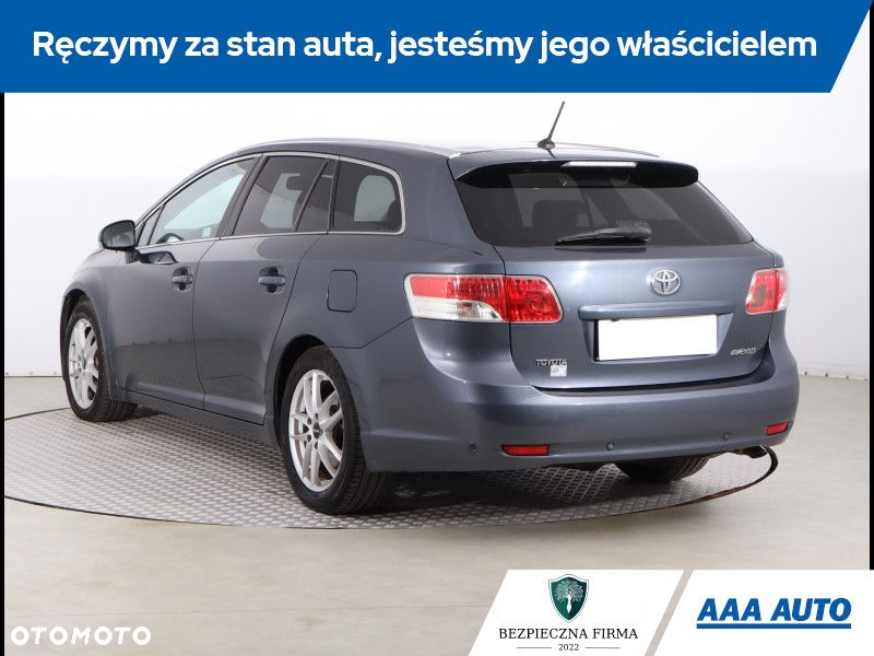 Toyota Avensis - 5