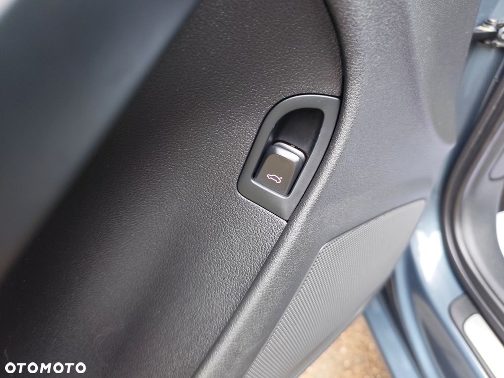 Audi A4 Limousine - 36