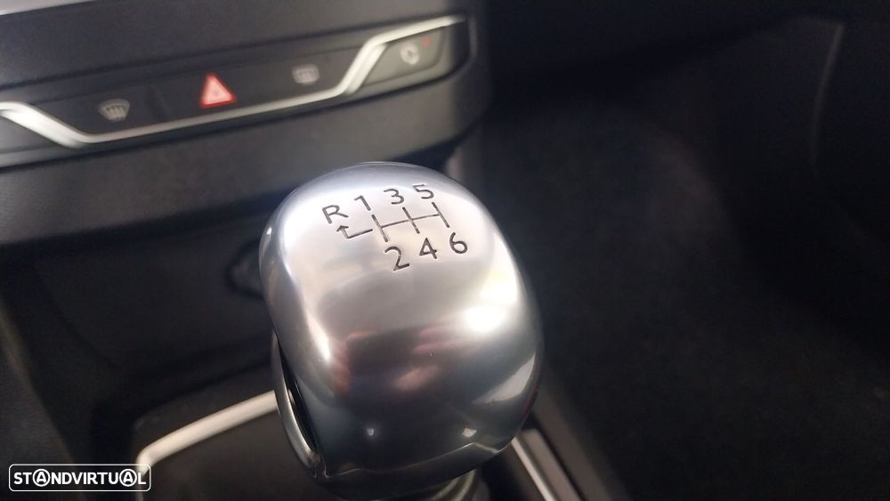Peugeot 308 1.2 PureTech Allure J18 - 10