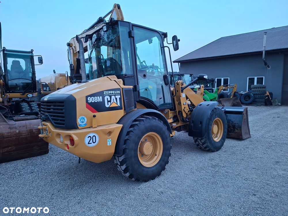 Caterpillar CAT 908 M - 8