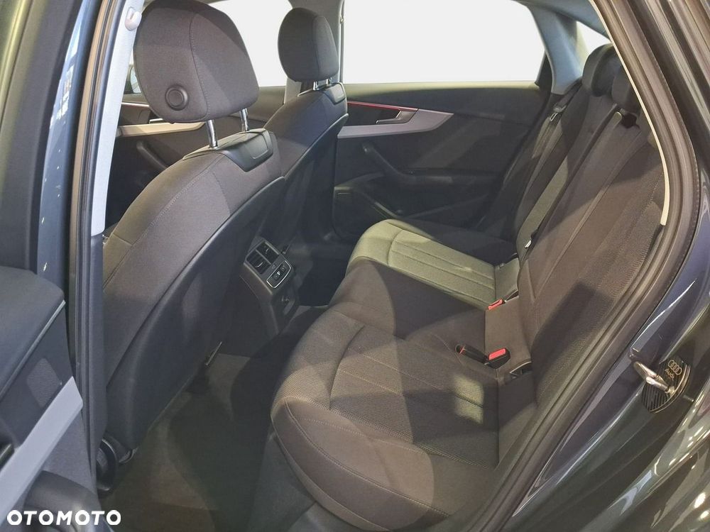 Audi A4 Limousine - 14