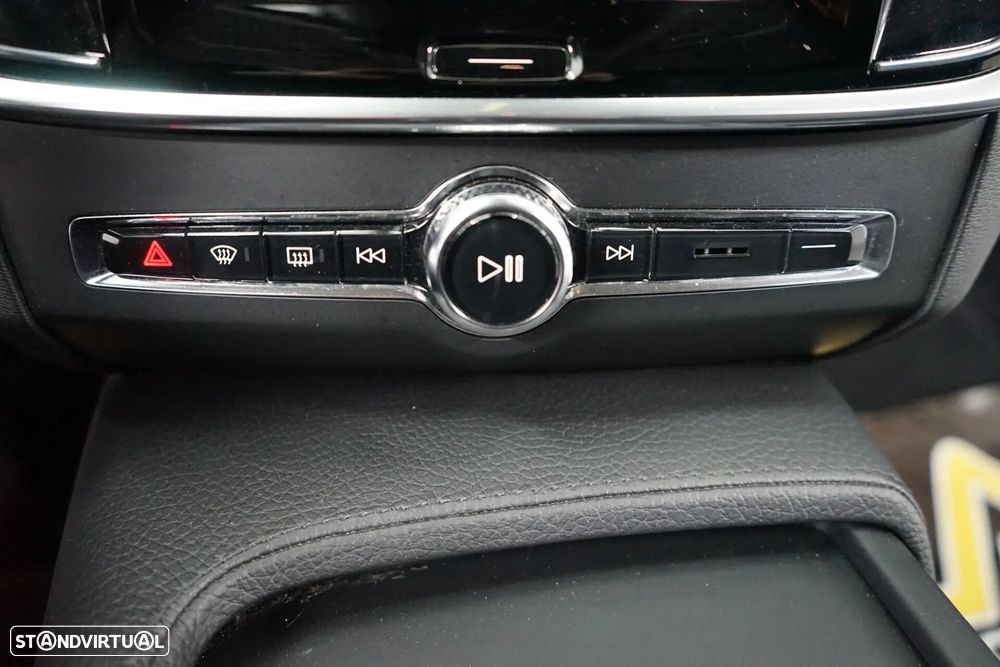 Volvo S90 2.0 D5 Momentum AWD Geartronic - 37