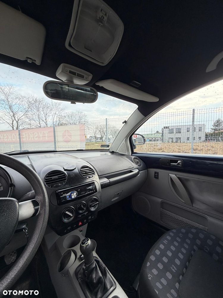 Volkswagen New Beetle 2.0 - 12