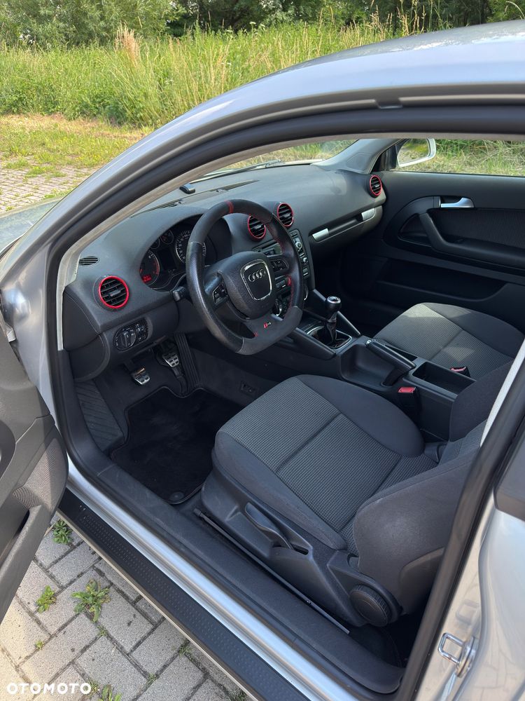 Audi A3 3-drzwiowe 1.6 FSI Ambiente - 11