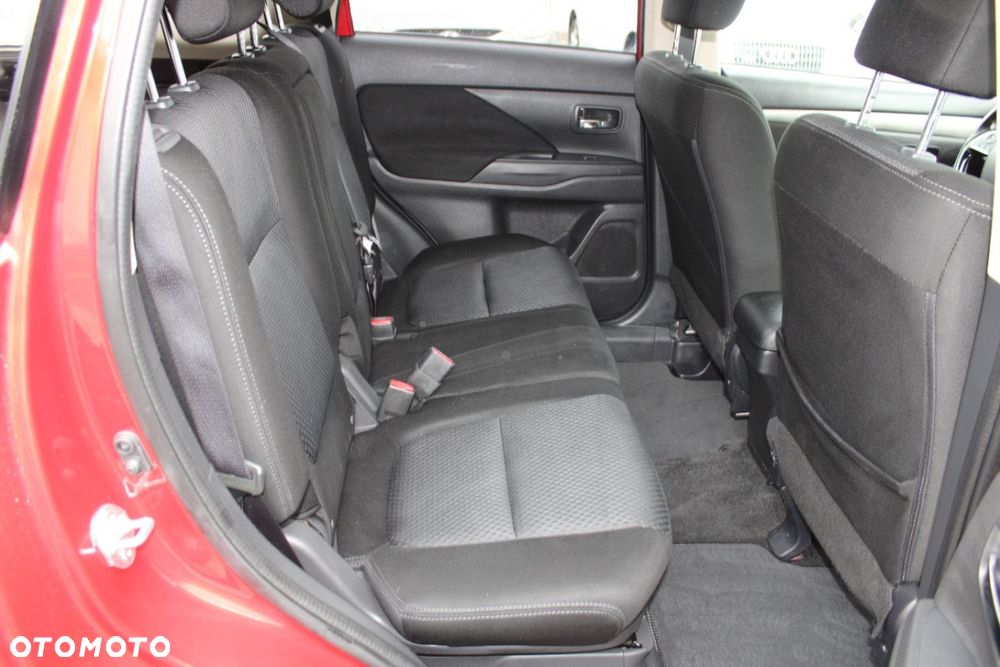Mitsubishi Outlander - 22