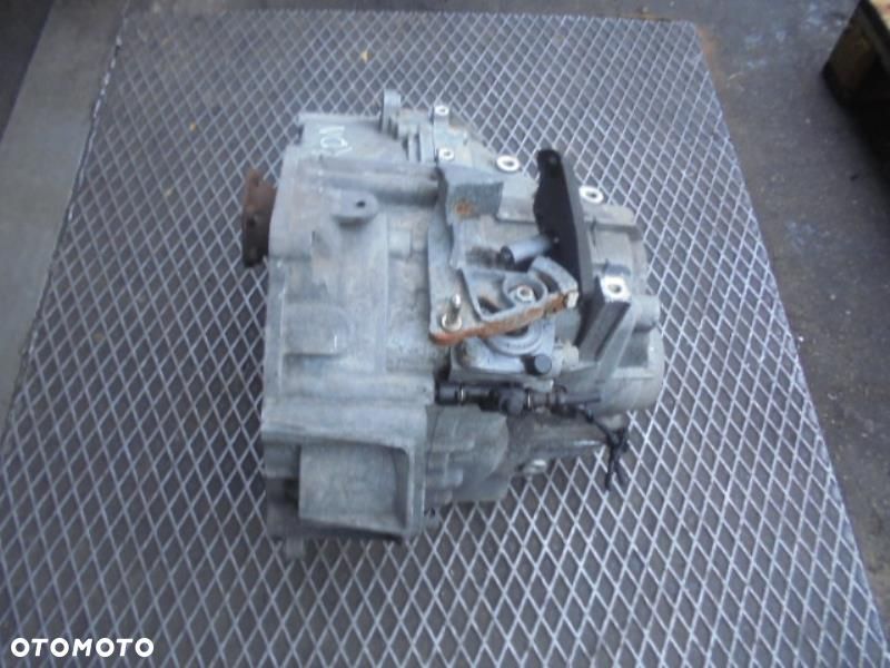 VOLKSWAGEN GOLF V 2.0 TDI SKRZYNIA BIEGÓW KDN - 4