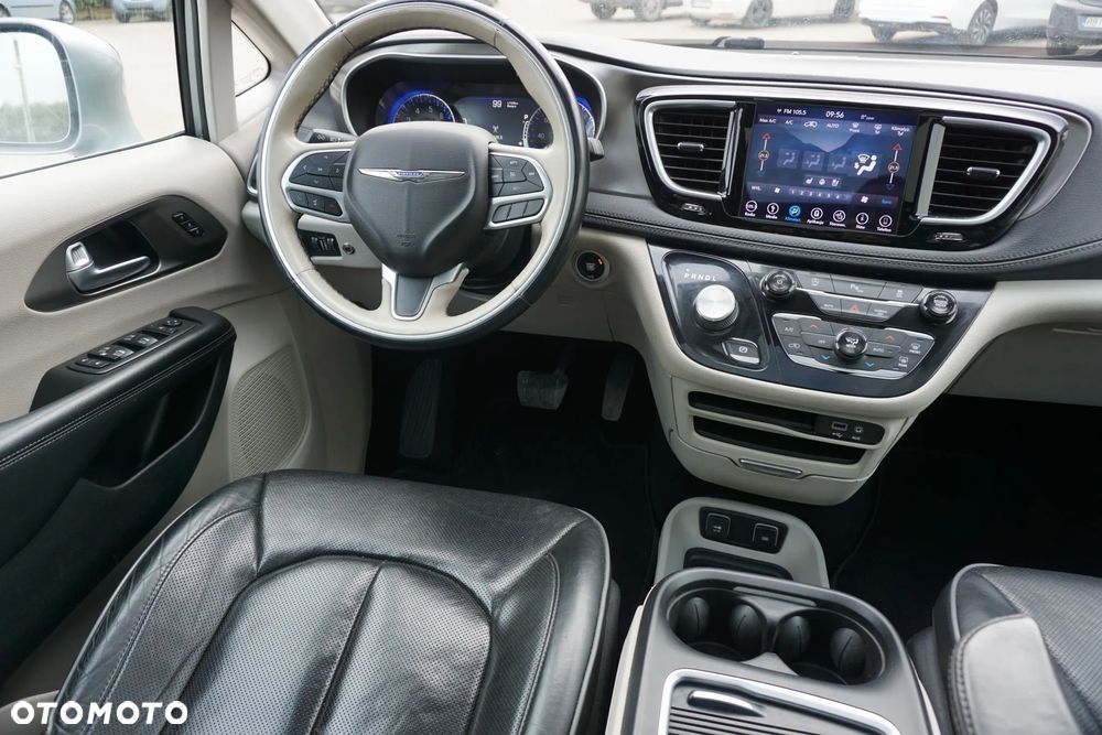 Chrysler Pacifica - 15