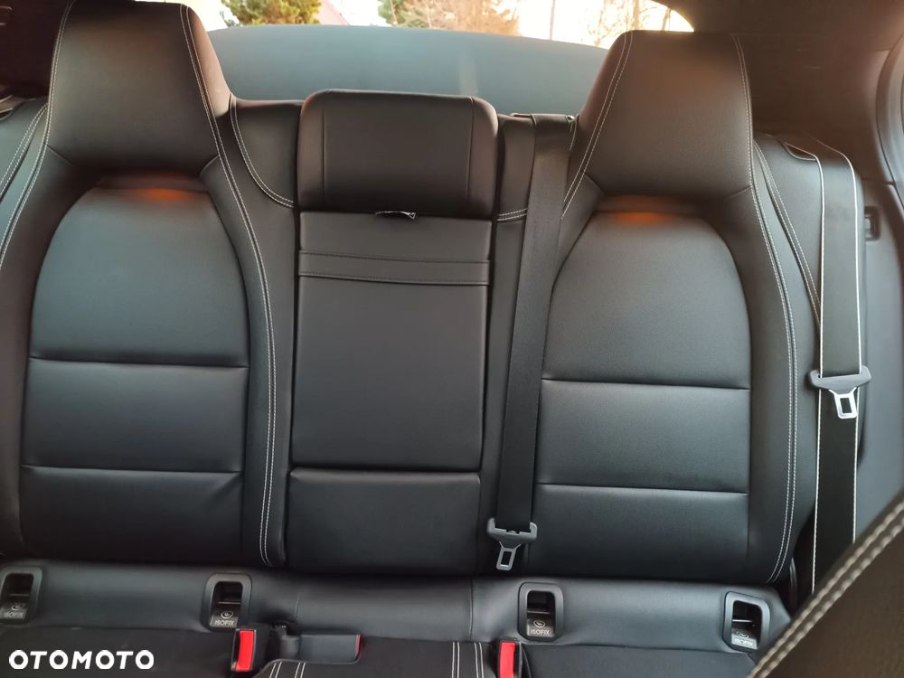 Mercedes-Benz GLA 220 d 7G-DCT UrbanStyle Edition - 12