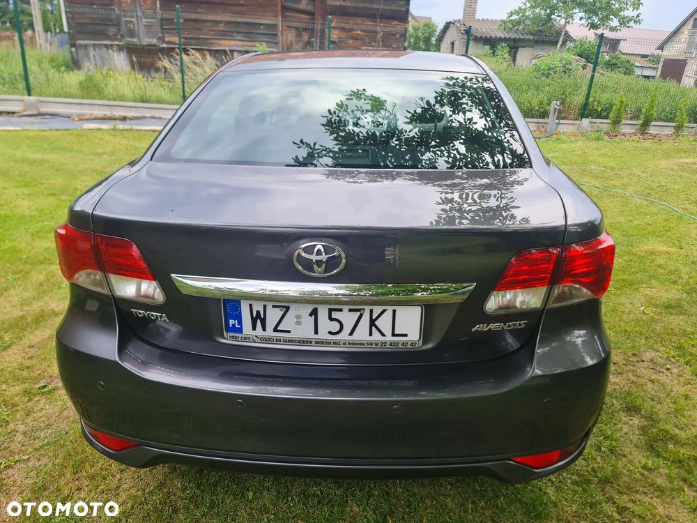 Toyota Avensis - 6