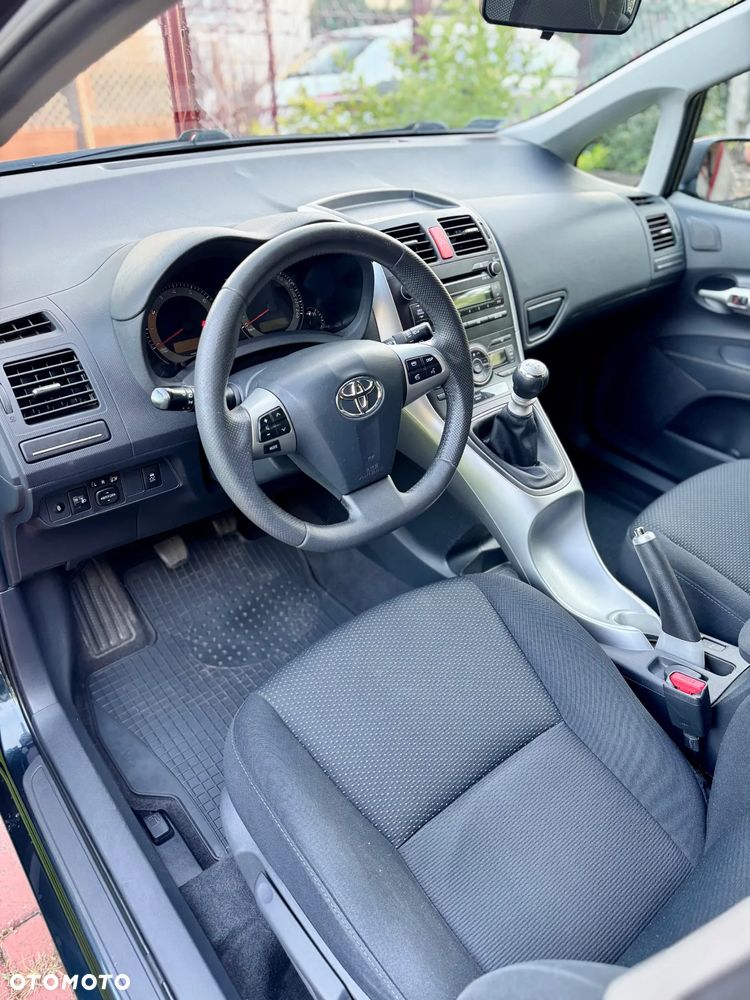 Toyota Auris - 16