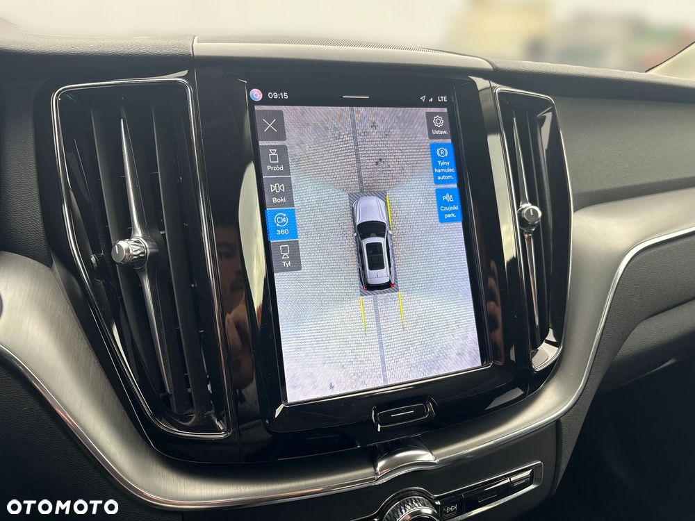 Volvo XC 60 B4 D AWD Momentum Pro - 31