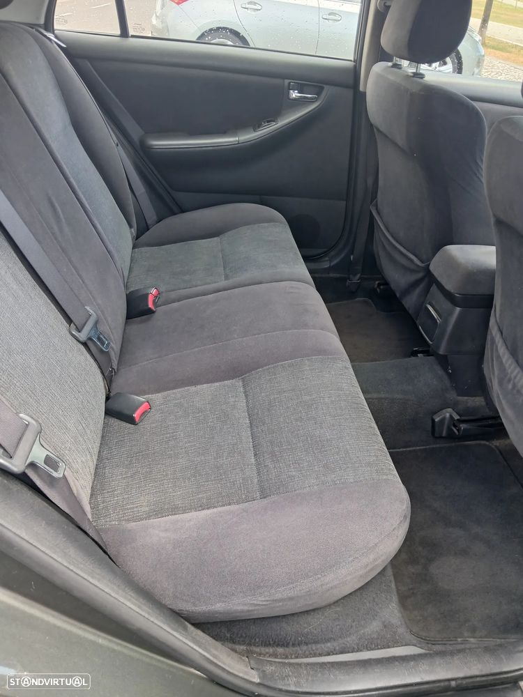 Toyota Corolla 2.0 D-4D Terra AC - 11