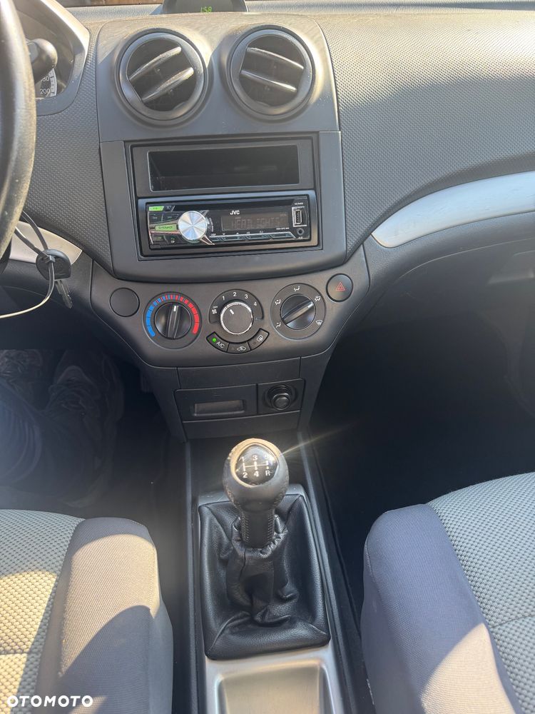 Chevrolet Aveo 1.2 LS - 16