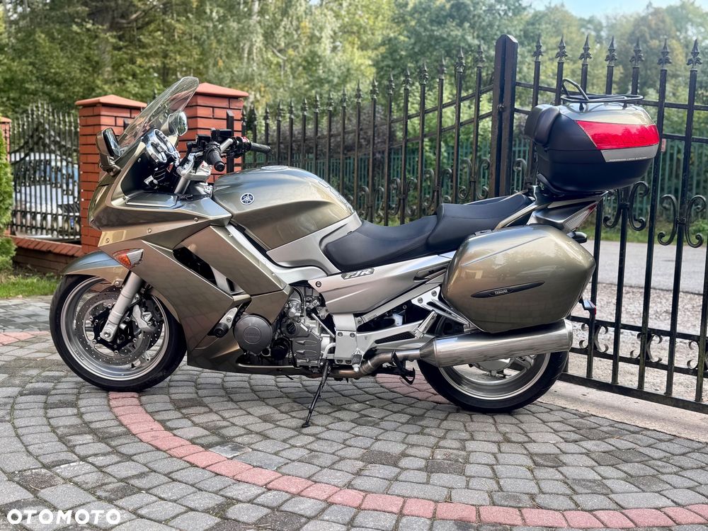 Yamaha FJR - 7