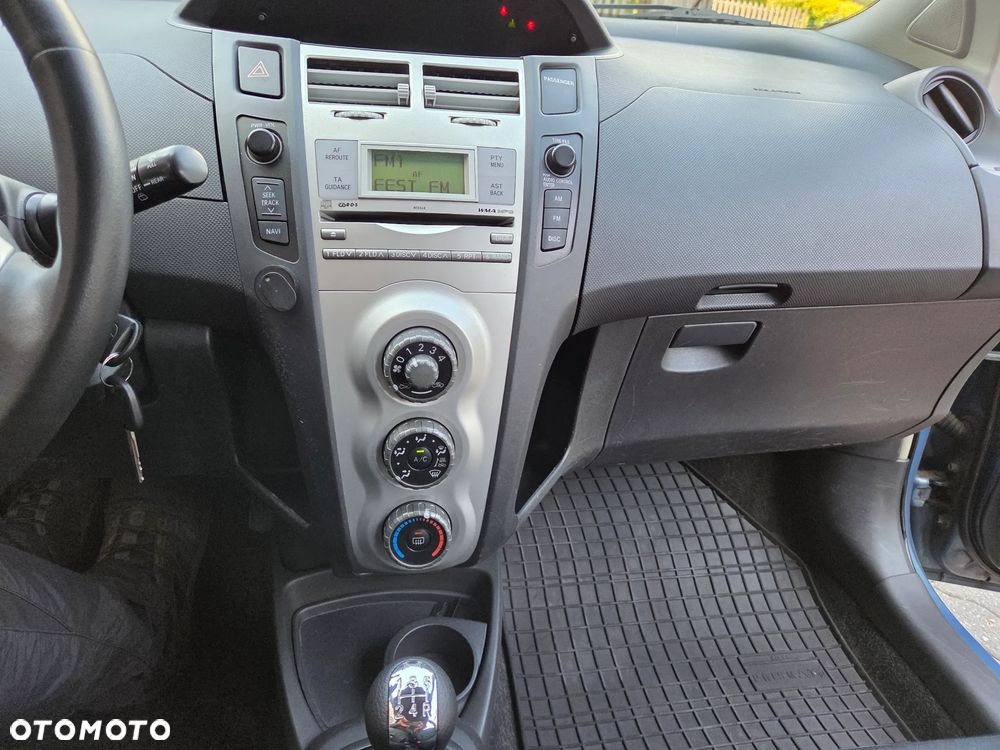 Toyota Yaris - 28