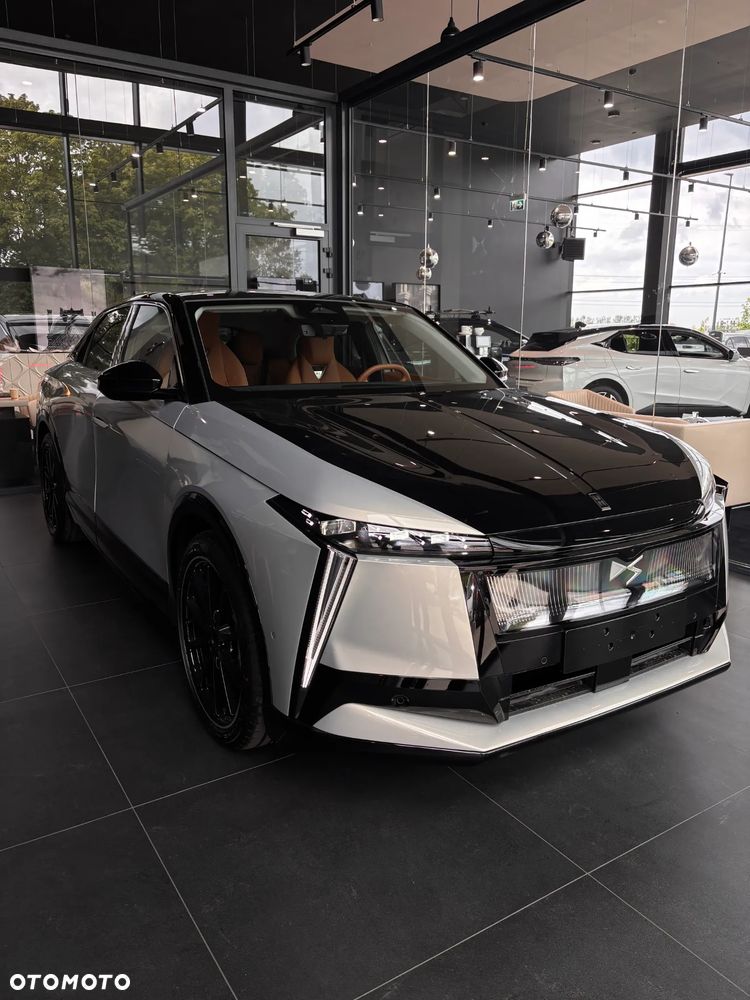 DS Automobiles N°8 - 4