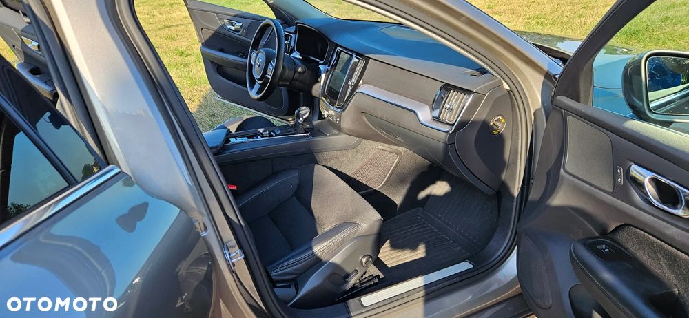 Volvo S60 T4 Momentum Pro - 4