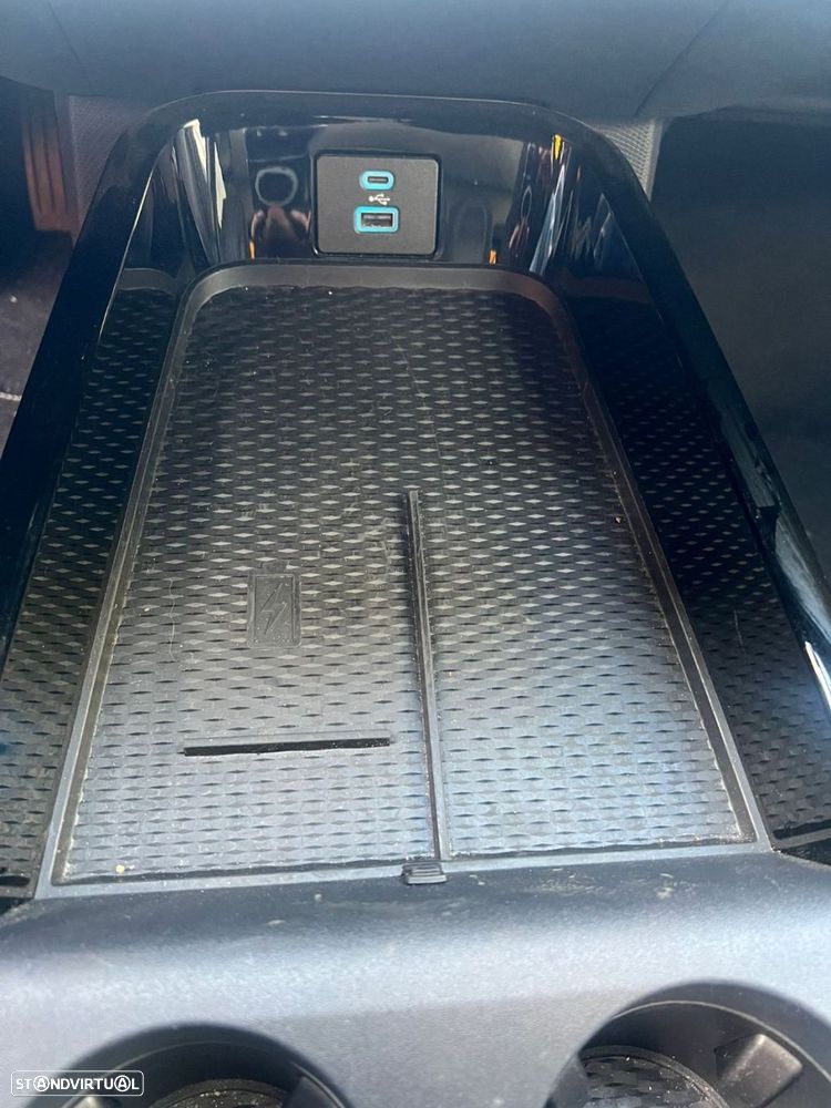 Ford Mustang Mach-E 75.7 kWh Premium AWD - 46