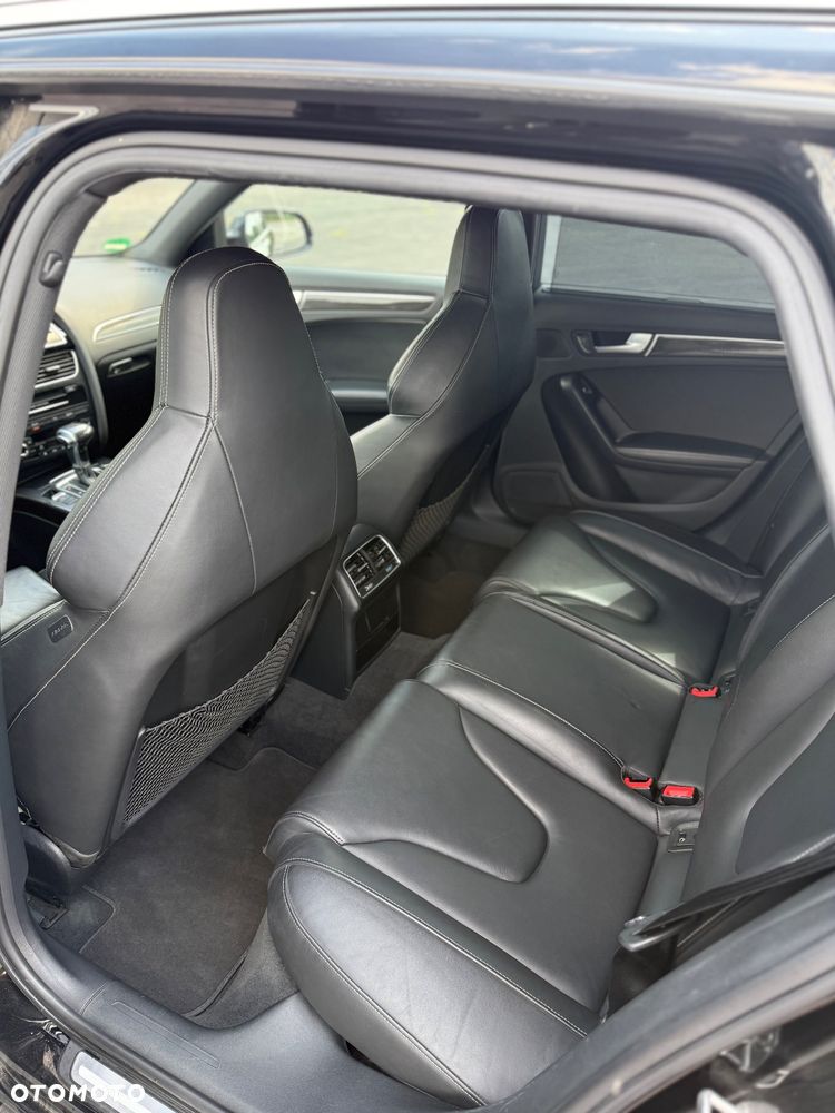 Audi A4 Avant 2.0 TDI Quattro S tronic - 8