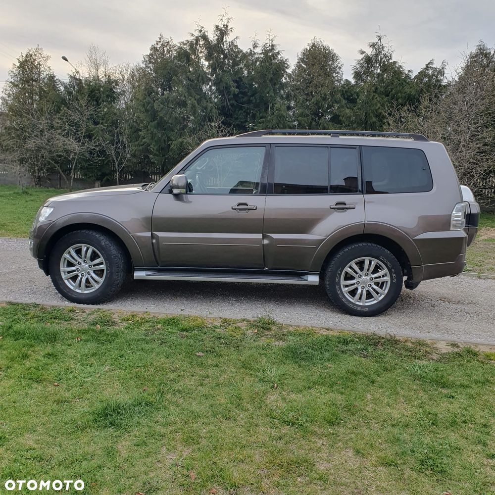 Mitsubishi Pajero - 3