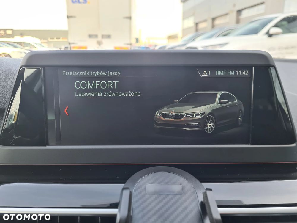 BMW Seria 5 520i Sport Line sport - 26